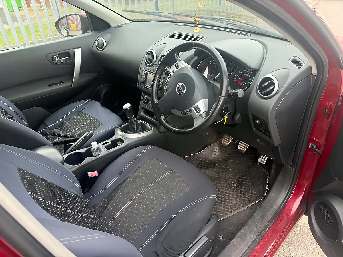 Used 2012 Nissan Qashqai N-Tec+ Red - Interior and Exterior details 14