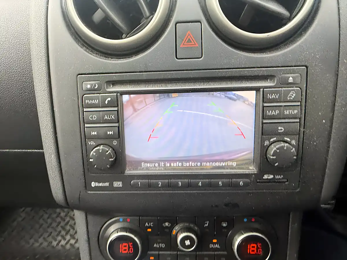 Used 2012 Nissan Qashqai N-Tec+ Red - Interior and Exterior details 15