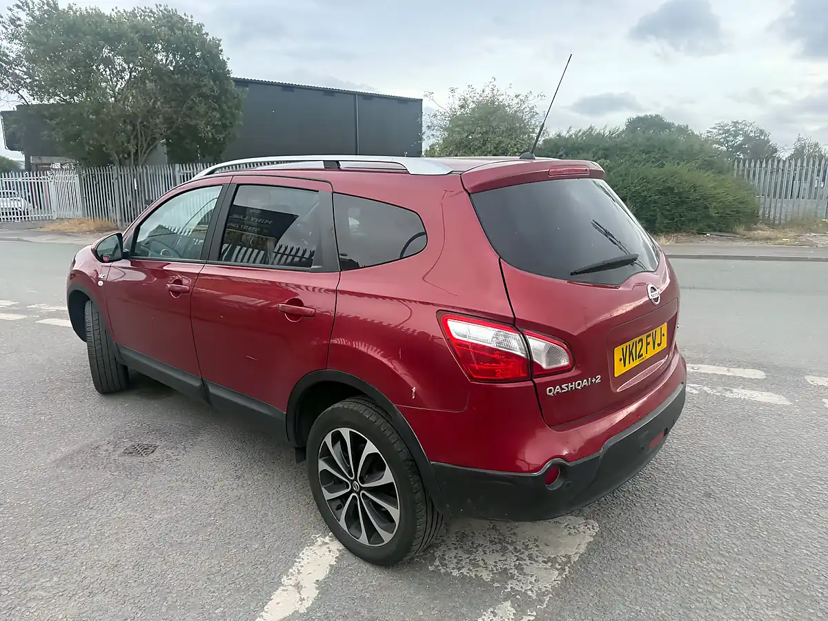 Used 2012 Nissan Qashqai N-Tec+ Red - Interior and Exterior details 17