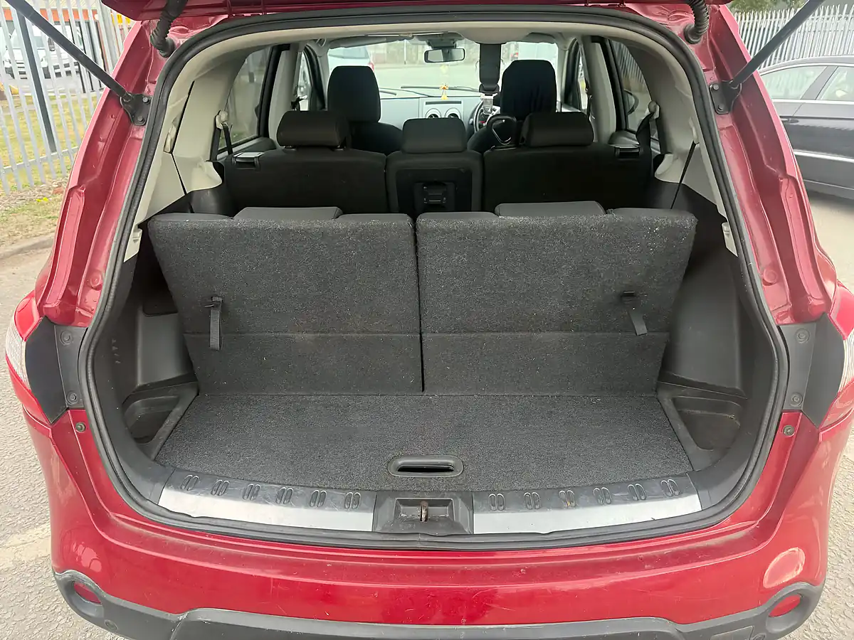 Used 2012 Nissan Qashqai N-Tec+ Red - Interior and Exterior details 18