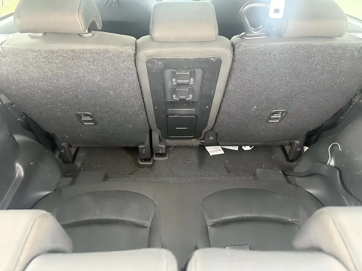 Used 2012 Nissan Qashqai N-Tec+ Red - Interior and Exterior details 19