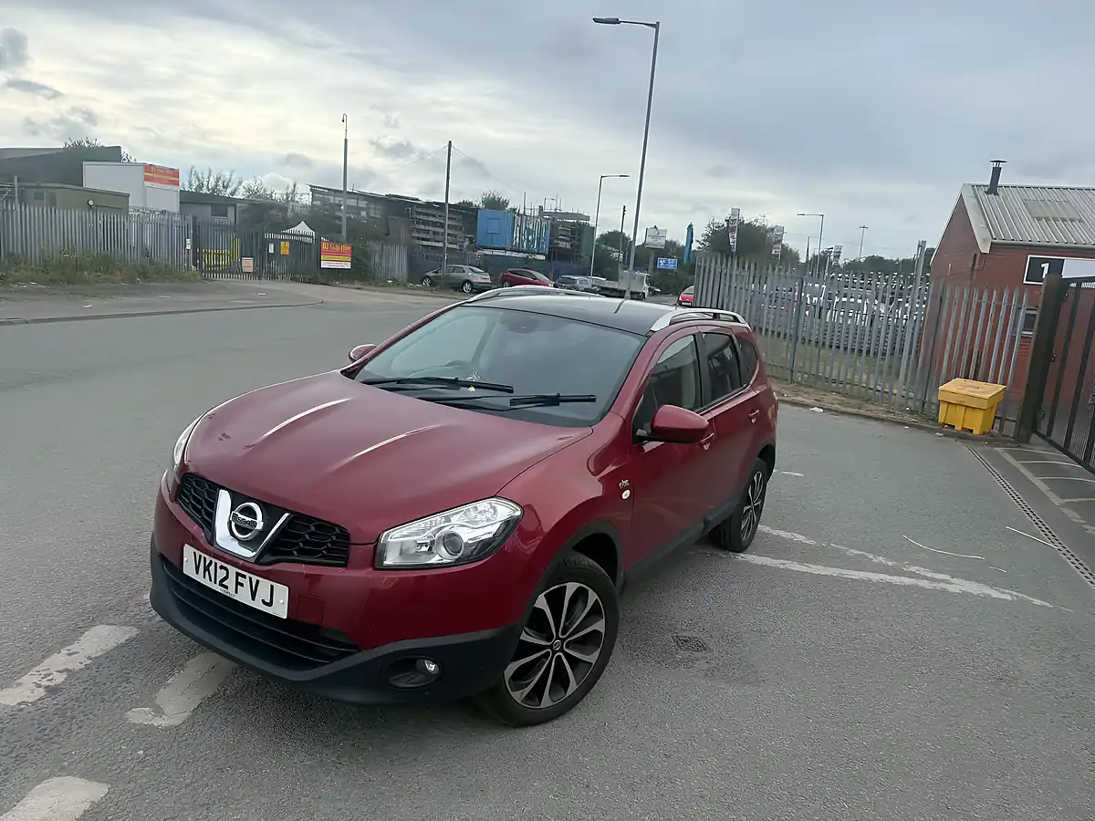 Used 2012 Nissan Qashqai N-Tec+ Red - Interior and Exterior details 2