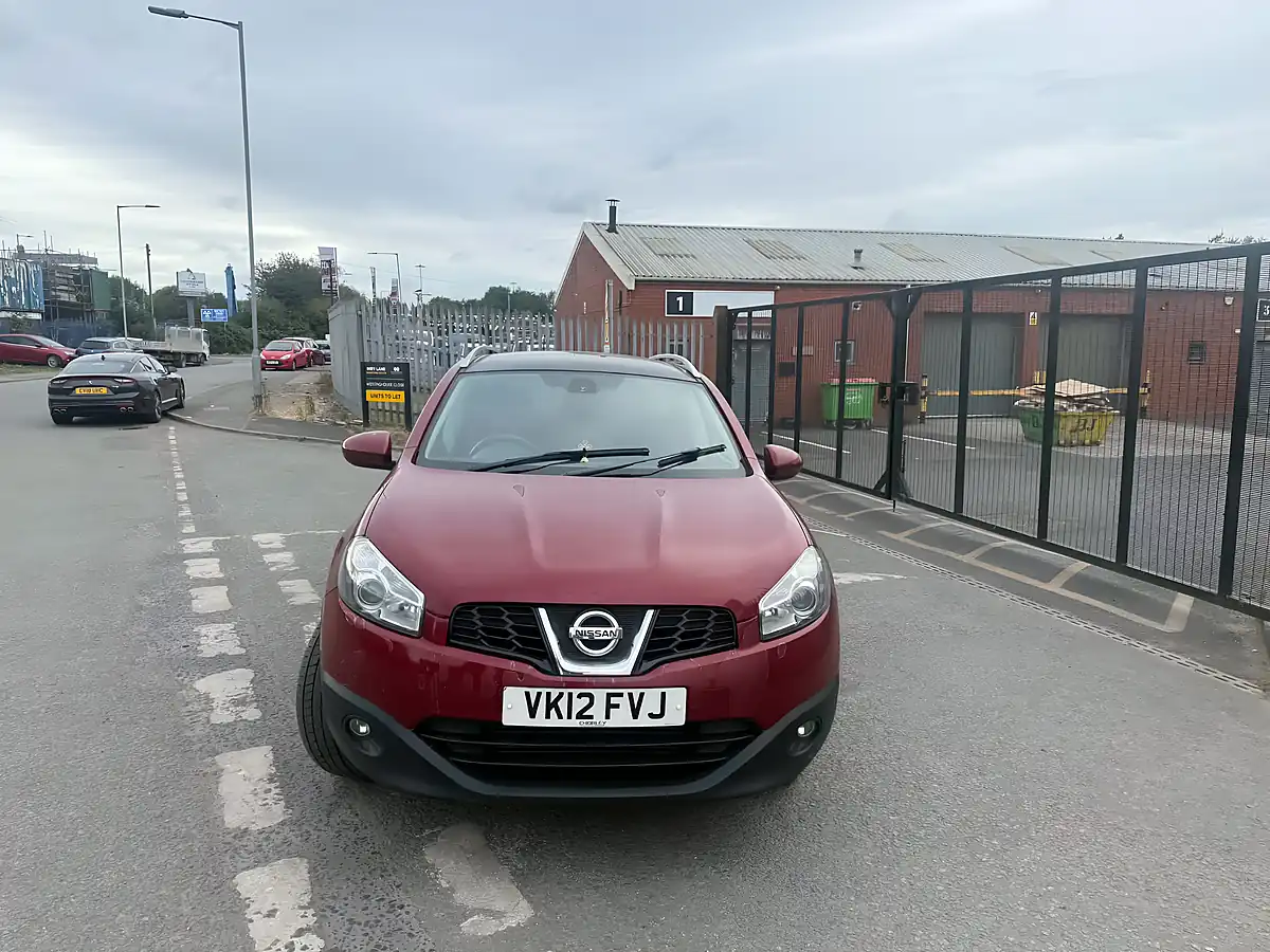 Used 2012 Nissan Qashqai N-Tec+ Red - Interior and Exterior details 5