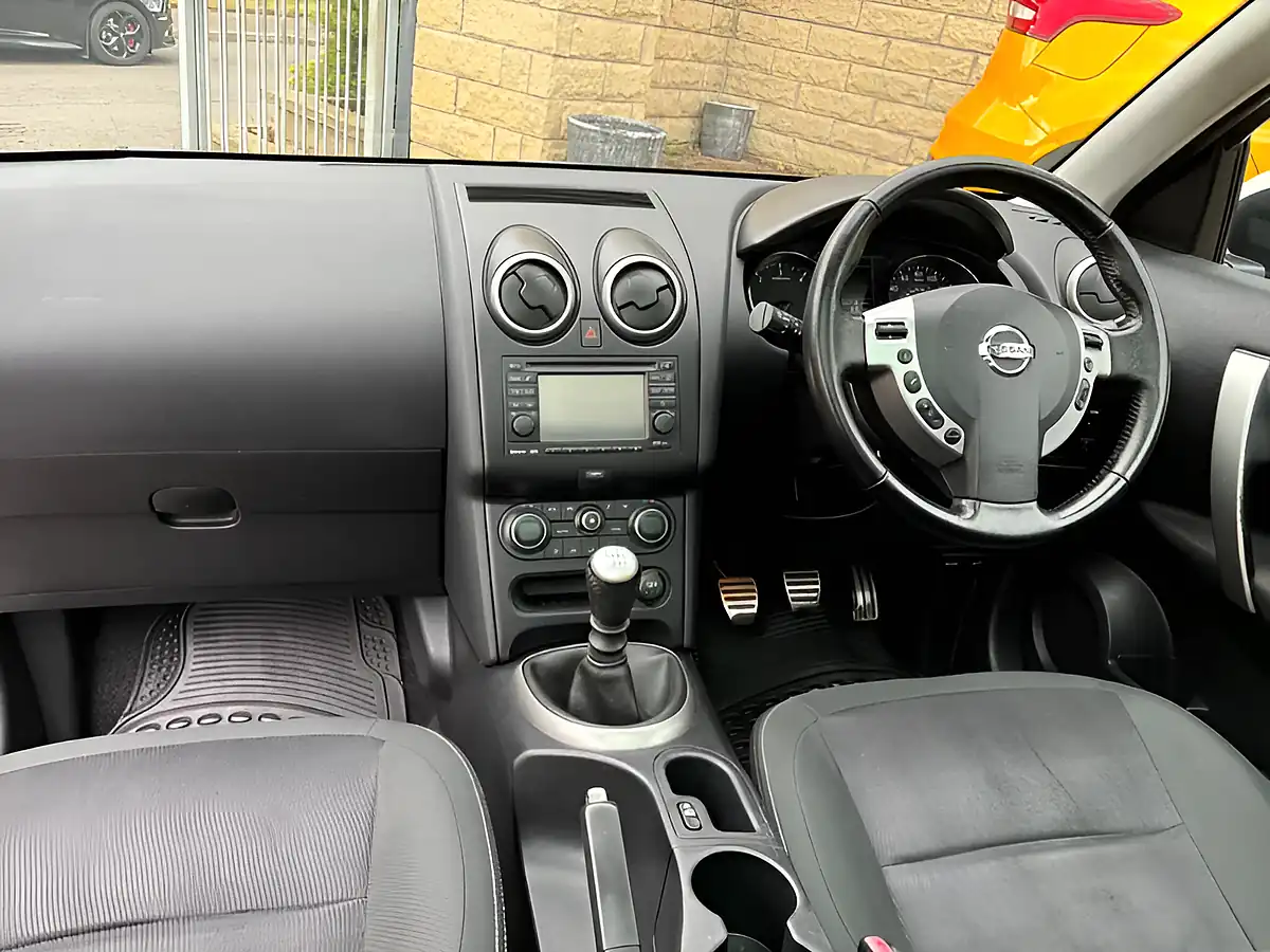 Used 2012 Nissan Qashqai N-Tec+ White - Interior and Exterior details 11
