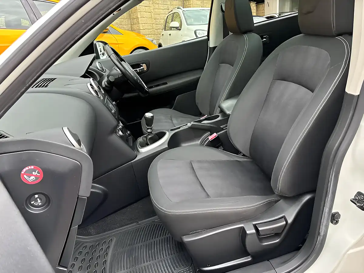 Used 2012 Nissan Qashqai N-Tec+ White - Interior and Exterior details 12