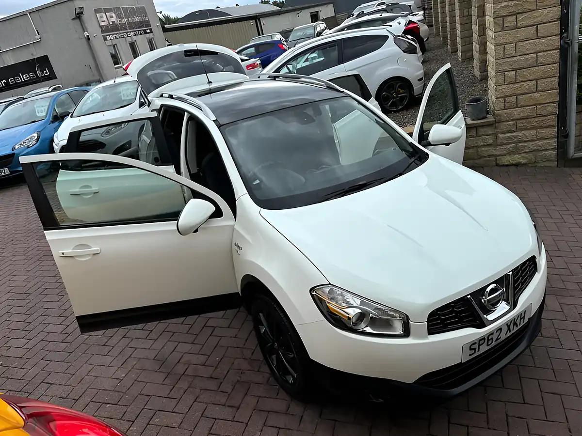 Used 2012 Nissan Qashqai N-Tec+ White - Interior and Exterior details 18