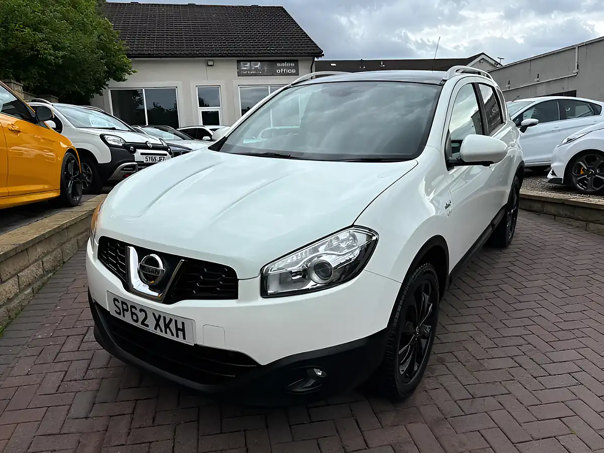 Used 2012 Nissan Qashqai N-Tec+ White - Interior and Exterior details 4