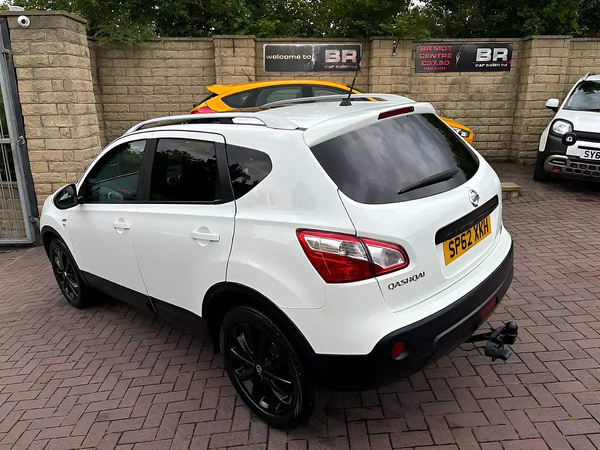 Used 2012 Nissan Qashqai N-Tec+ White - Interior and Exterior details 7