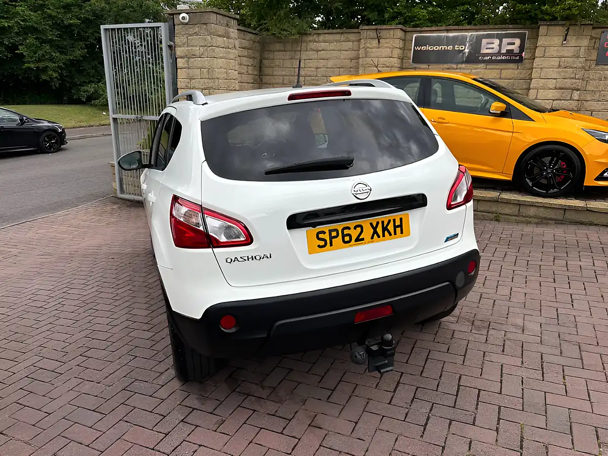 Used 2012 Nissan Qashqai N-Tec+ White - Interior and Exterior details 8