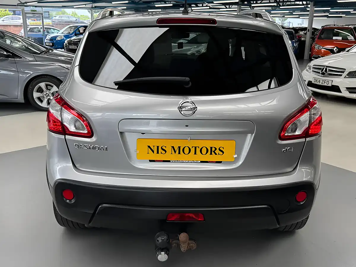 Used 2012 Nissan Qashqai Tekna Silver - Interior and Exterior details 10