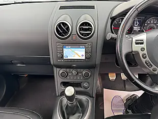 Used 2012 Nissan Qashqai Tekna Silver - Interior and Exterior details 12