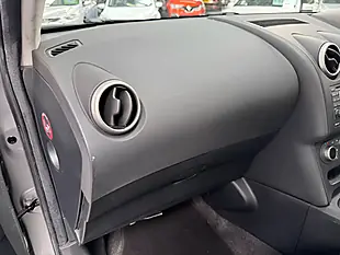 Used 2012 Nissan Qashqai Tekna Silver - Interior and Exterior details 16