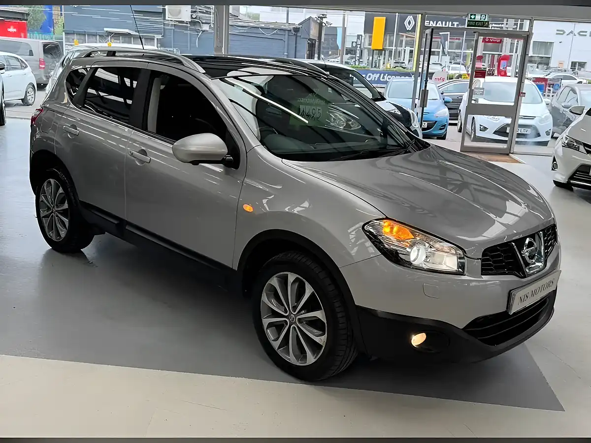 Used 2012 Nissan Qashqai Tekna Silver - Interior and Exterior details 20