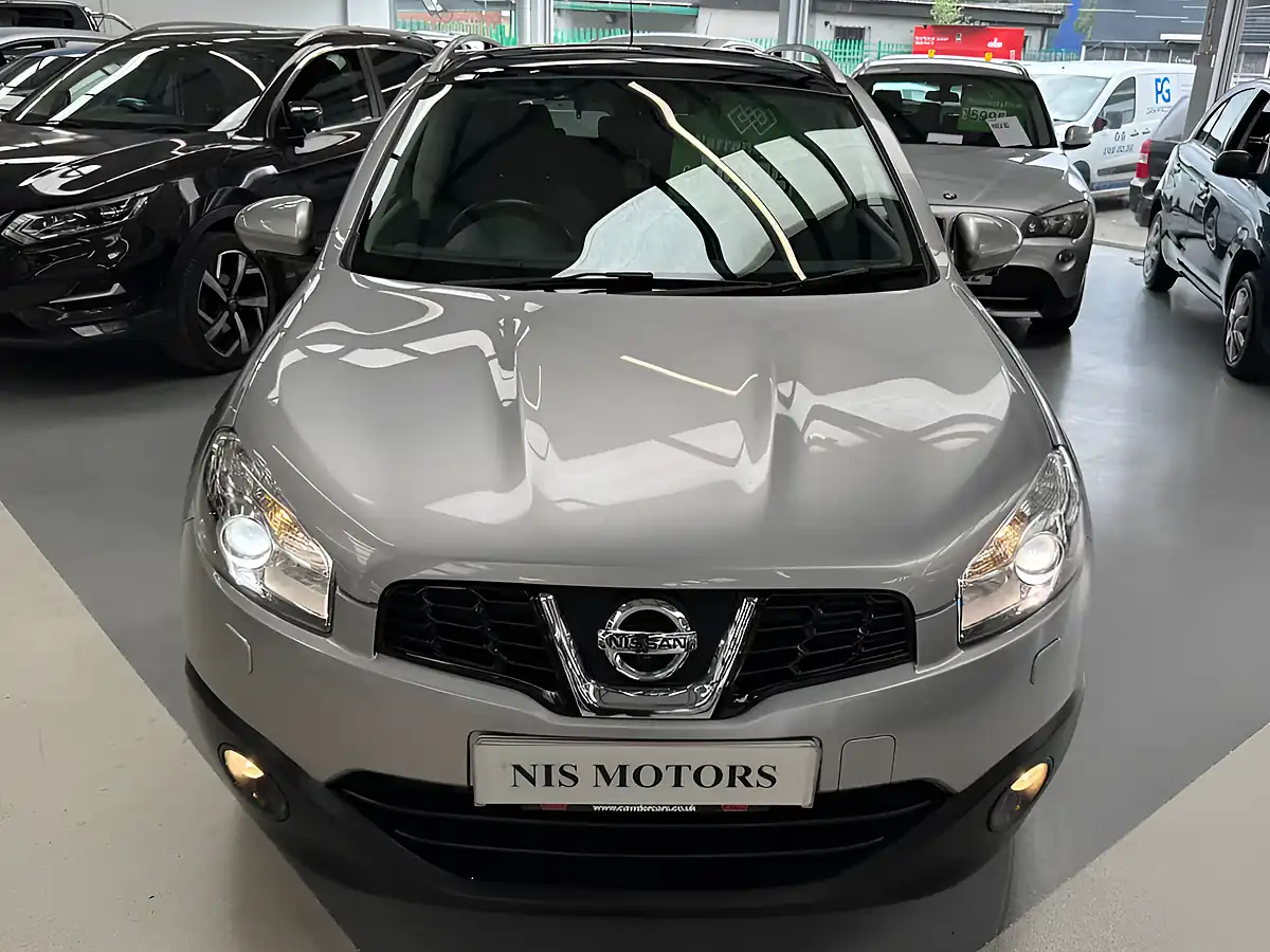 Used 2012 Nissan Qashqai Tekna Silver - Interior and Exterior details 6
