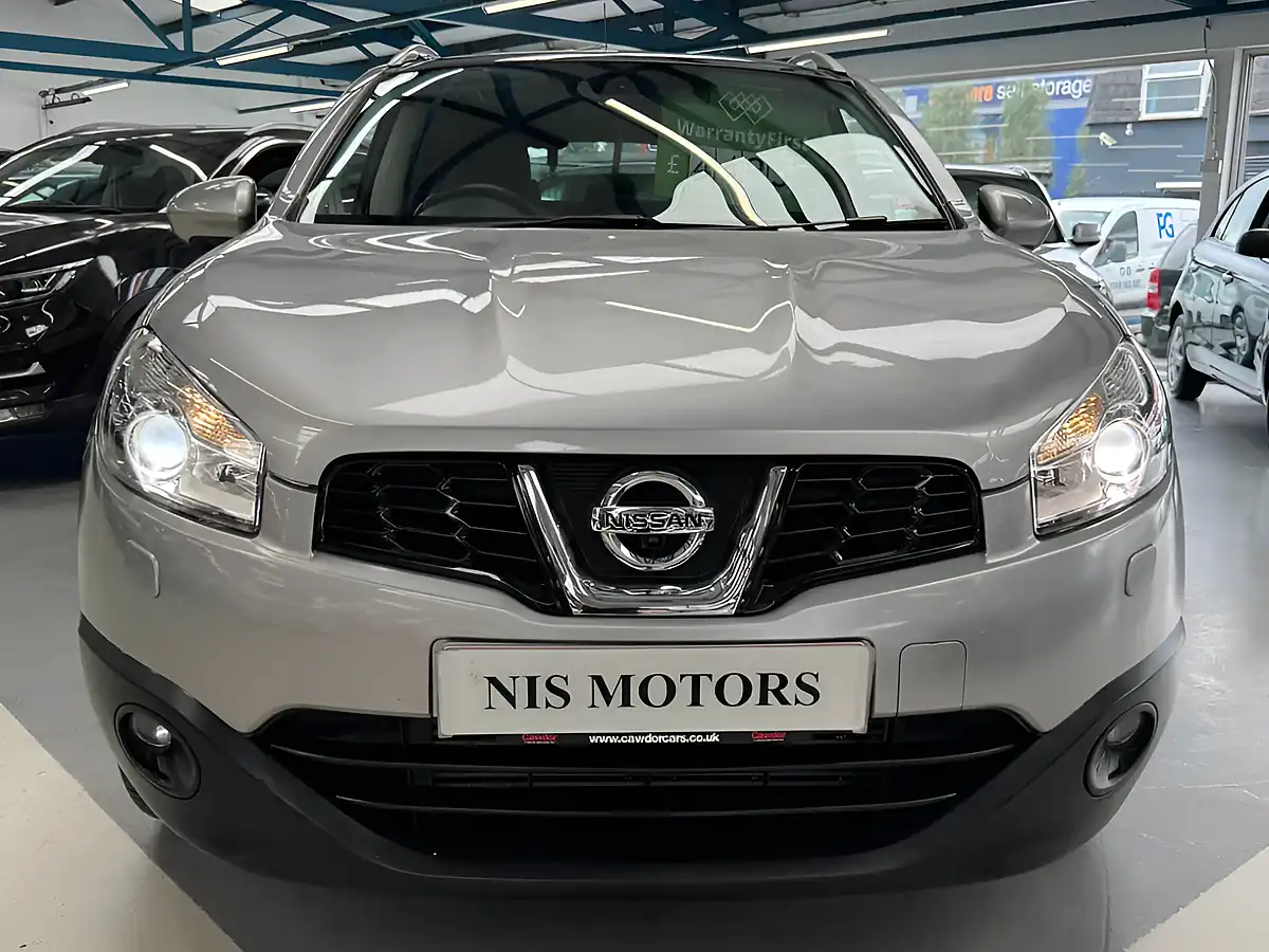 Used 2012 Nissan Qashqai Tekna Silver - Interior and Exterior details 7