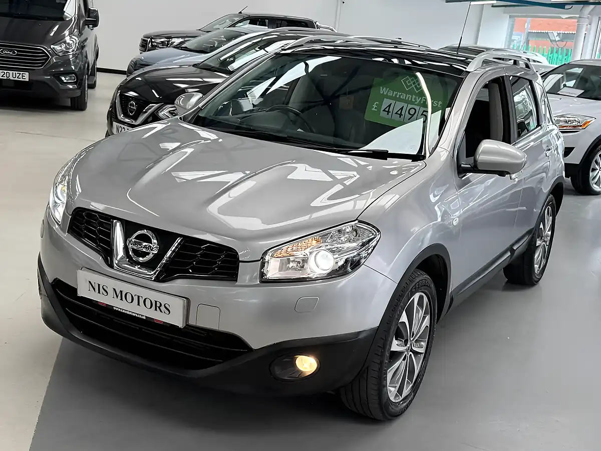 Used 2012 Nissan Qashqai Tekna Silver - Interior and Exterior details 8