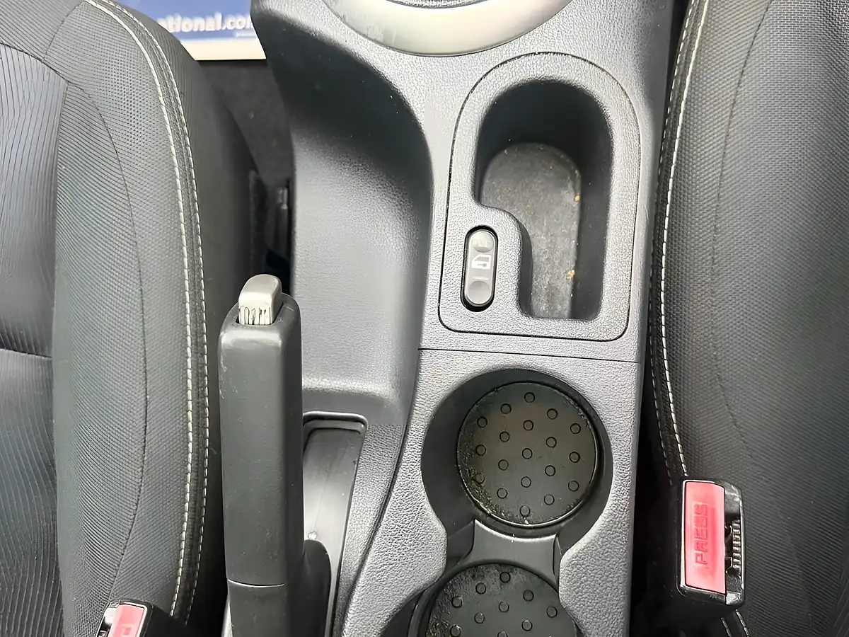 Used 2012 Nissan Qashqai+2 N-Tec White - Interior and Exterior details 11