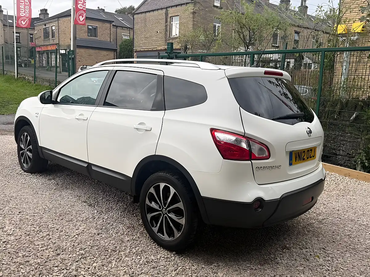 Used 2012 Nissan Qashqai+2 N-Tec White - Interior and Exterior details 7
