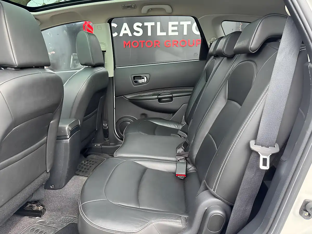 Used 2012 Nissan QASHQAI+2 Tekna White - Interior and Exterior details 10