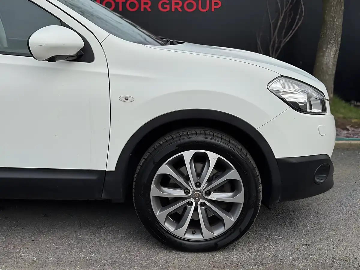 Used 2012 Nissan QASHQAI+2 Tekna White - Interior and Exterior details 12