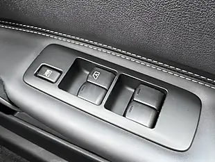 Used 2012 Nissan QASHQAI+2 Tekna White - Interior and Exterior details 18
