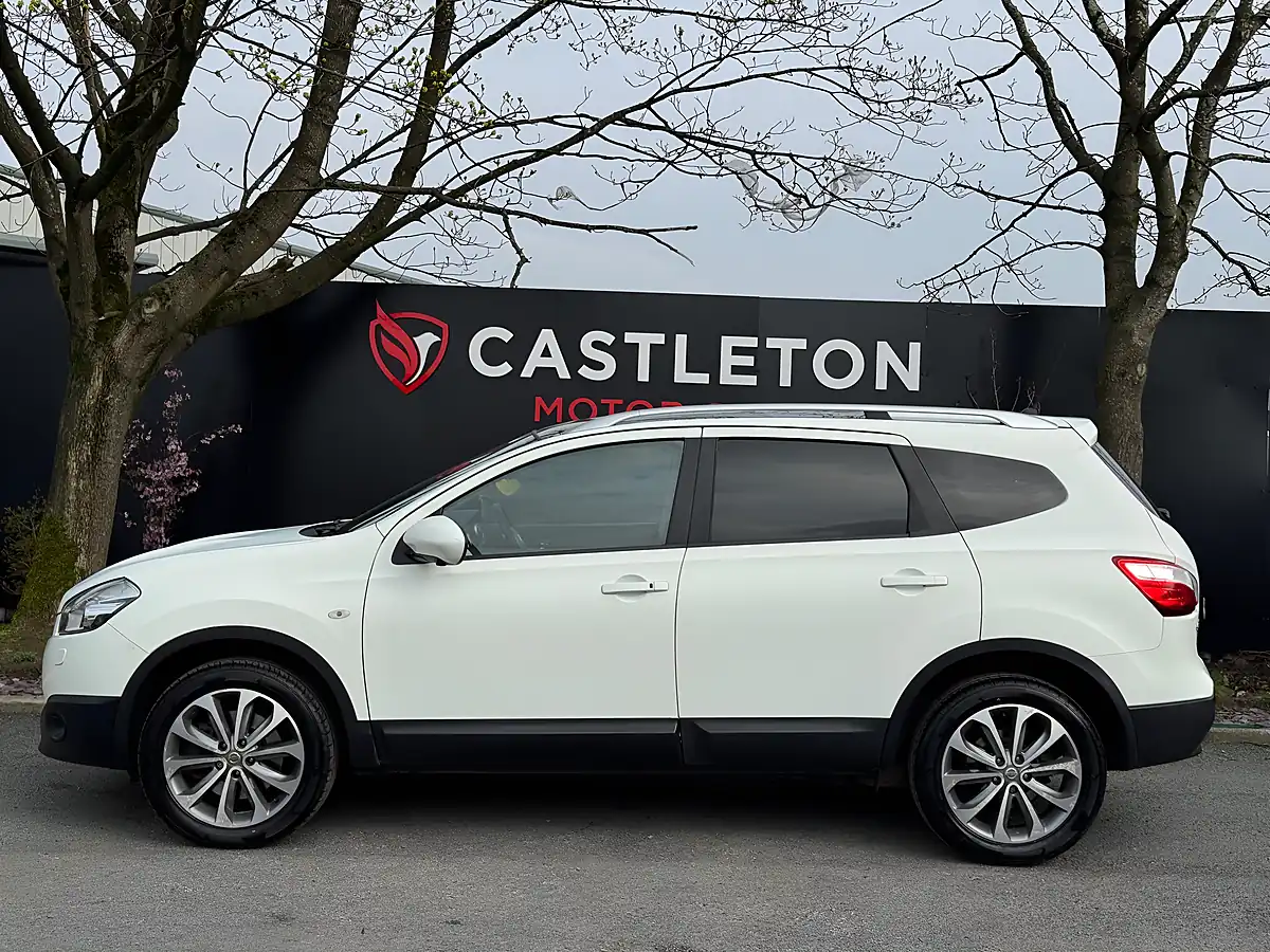Used 2012 Nissan QASHQAI+2 Tekna White - Interior and Exterior details 6