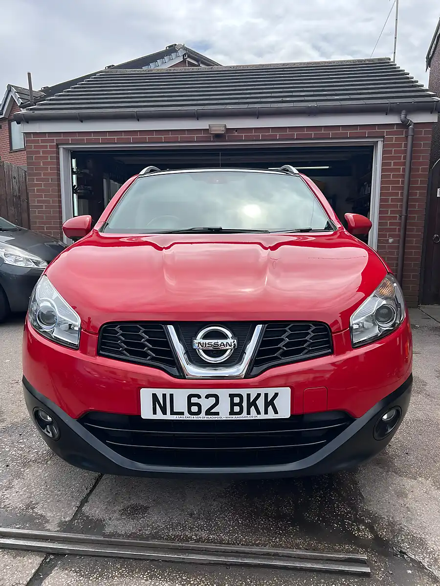 Used 2012 Nissan Qashqia Candy Red - Interior and Exterior details 4