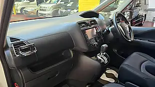 Used 2012 Nissan Serena Highway Star White - Interior and Exterior details 11