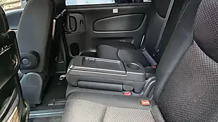 Used 2012 Nissan Serena Highway Star White - Interior and Exterior details 13