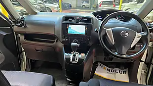 Used 2012 Nissan Serena Highway Star White - Interior and Exterior details 4