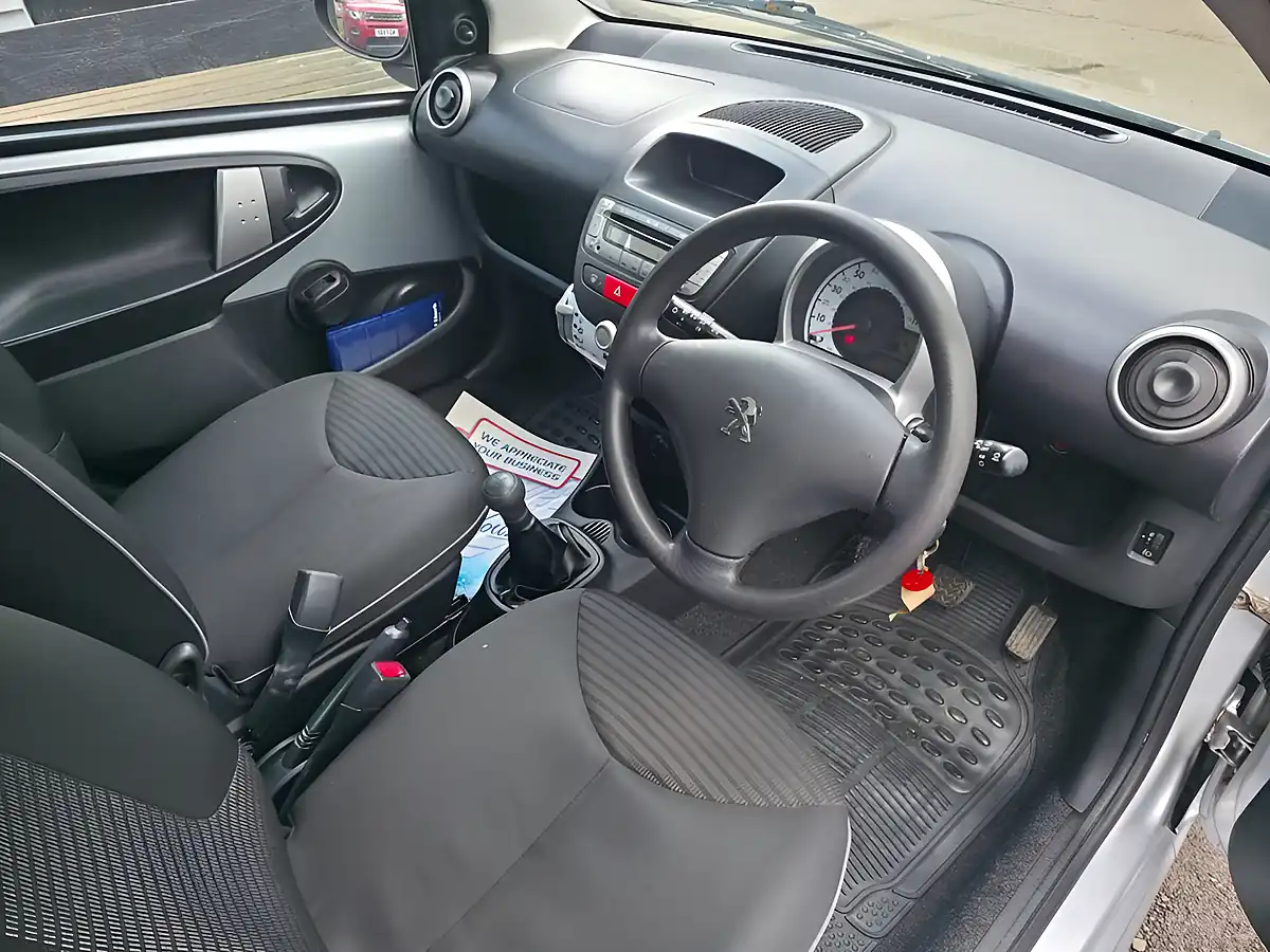 Used 2012 Peugeot 107 Active Silver - Interior and Exterior details 5