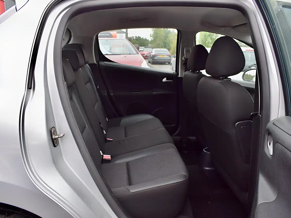 Used 2012 Peugeot 207 Active Silver - Interior and Exterior details 13