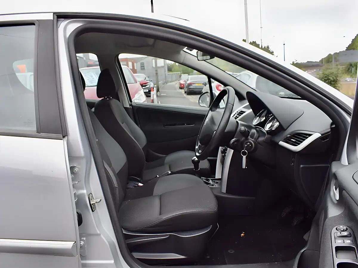 Used 2012 Peugeot 207 Active Silver - Interior and Exterior details 15
