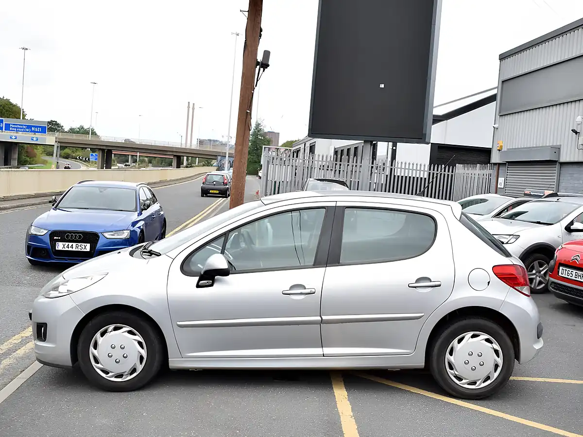 Used 2012 Peugeot 207 Active Silver - Interior and Exterior details 4