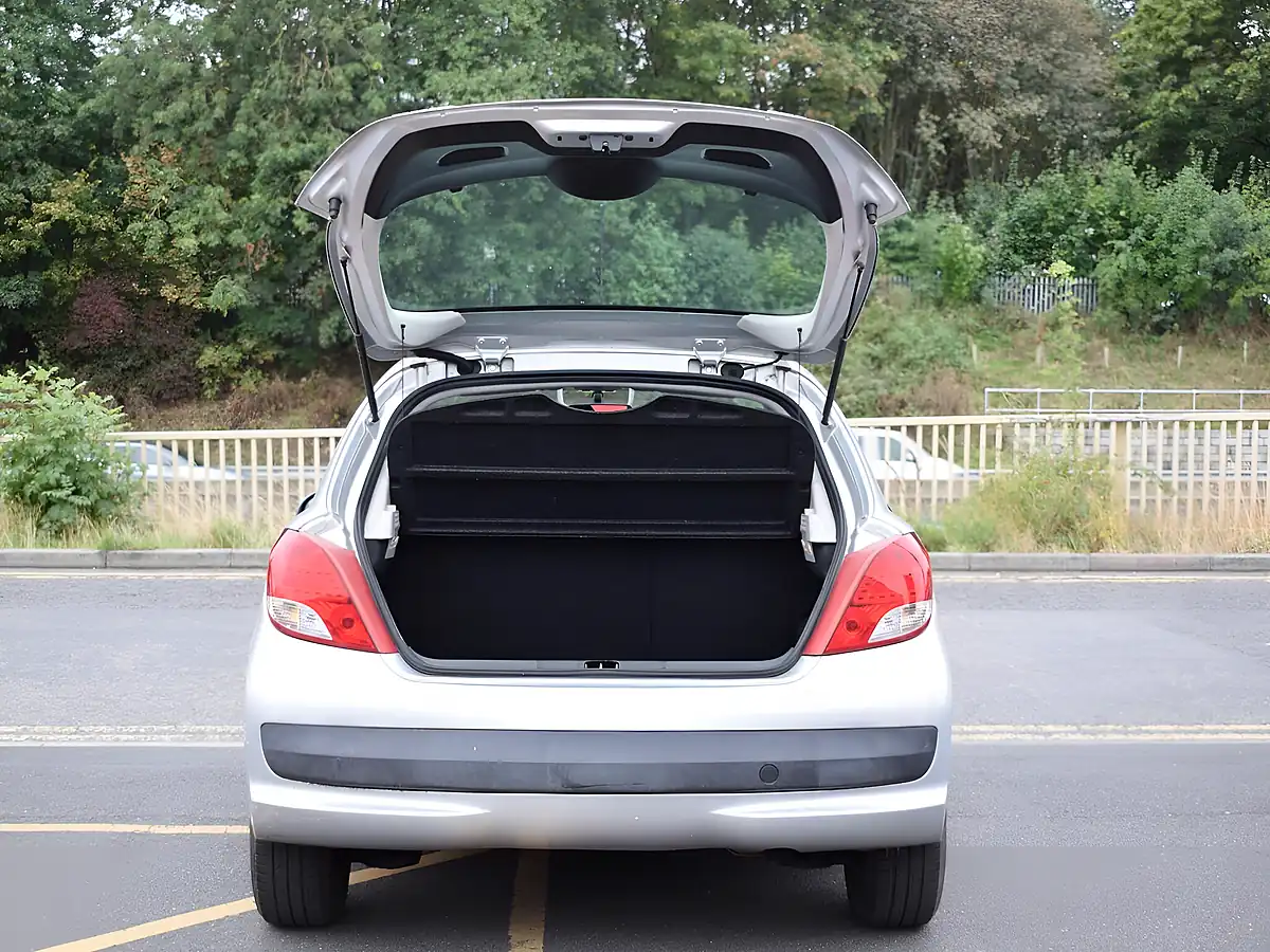 Used 2012 Peugeot 207 Active Silver - Interior and Exterior details 7