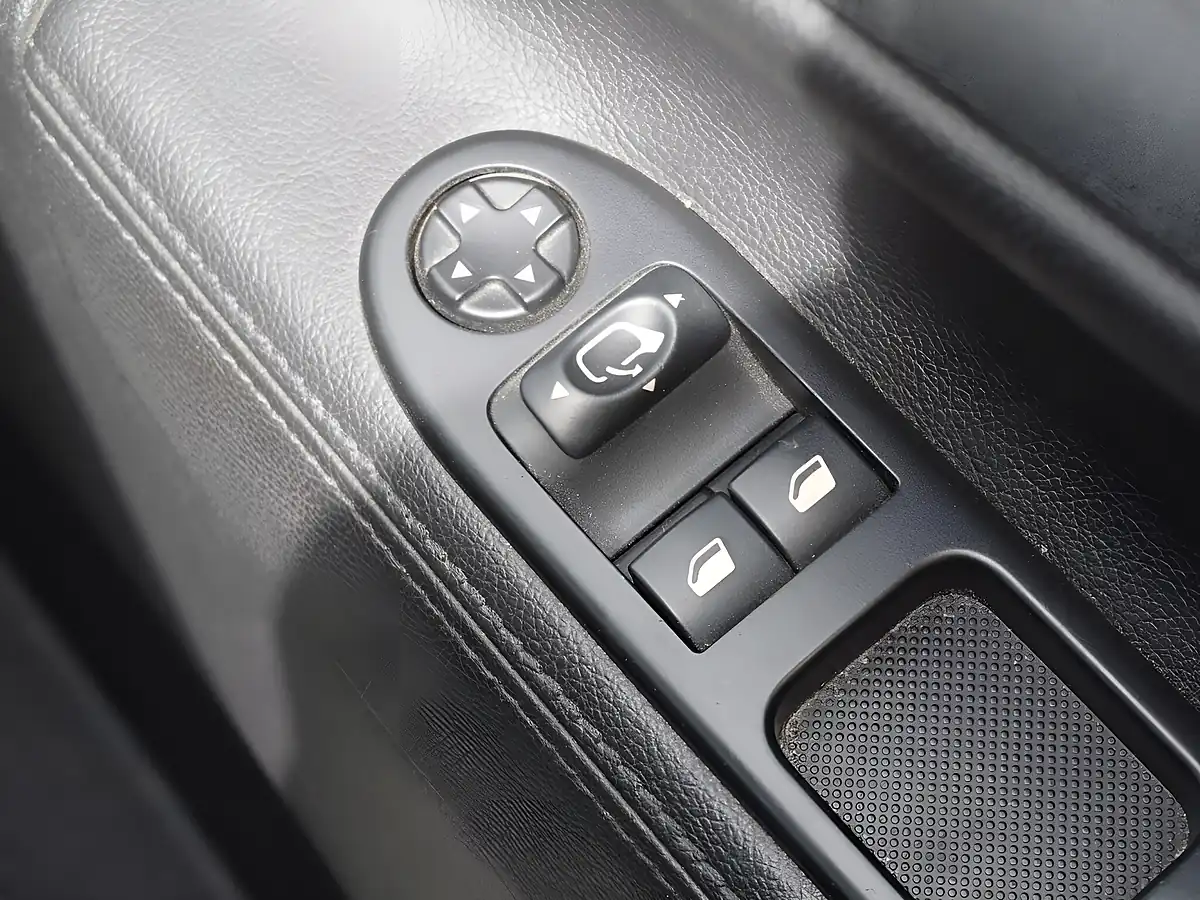 Used 2012 Peugeot 207 Allure Grey - Interior and Exterior details 12