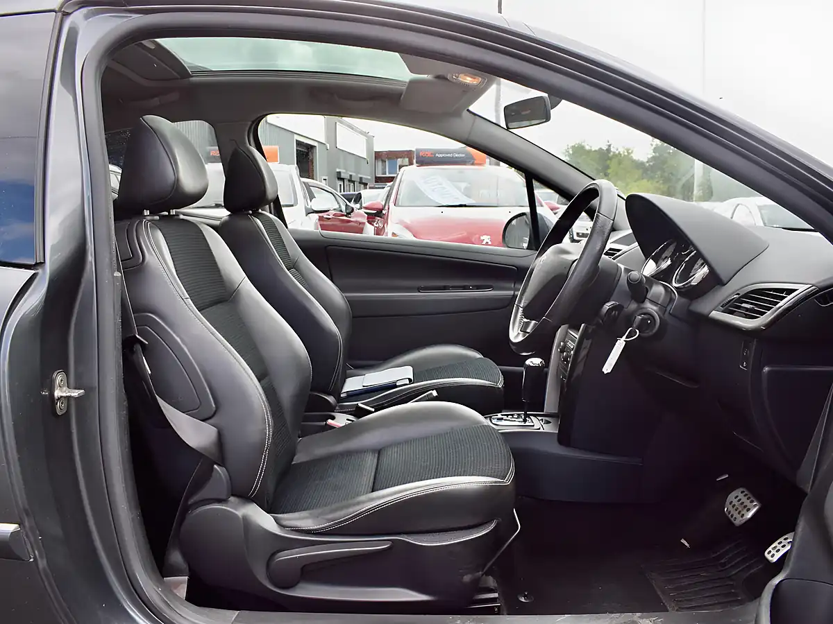 Used 2012 Peugeot 207 Allure Grey - Interior and Exterior details 15