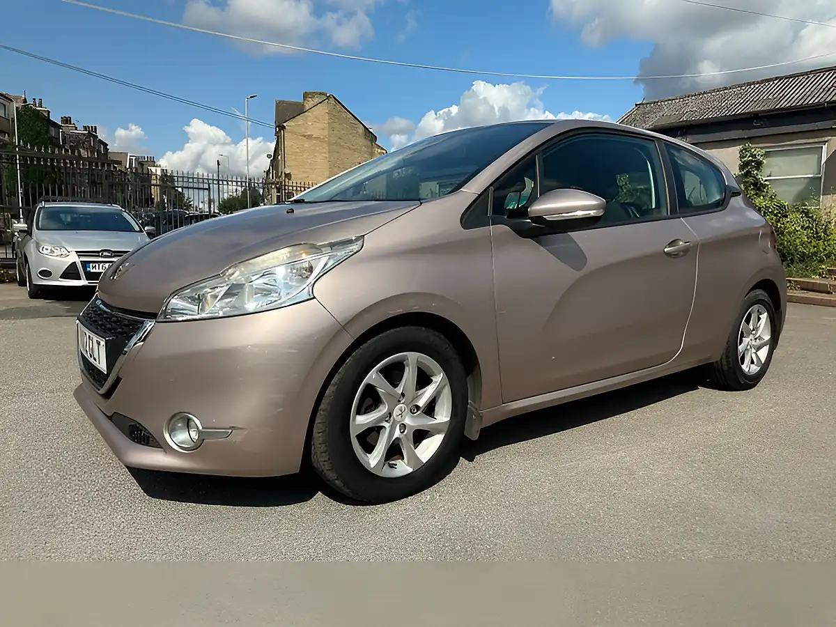 Used 2012 Peugeot 208 Active - Interior and Exterior details 4