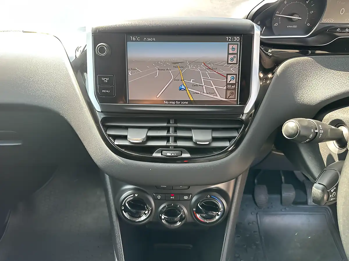 Used 2012 Peugeot 208 Active - Interior and Exterior details 5