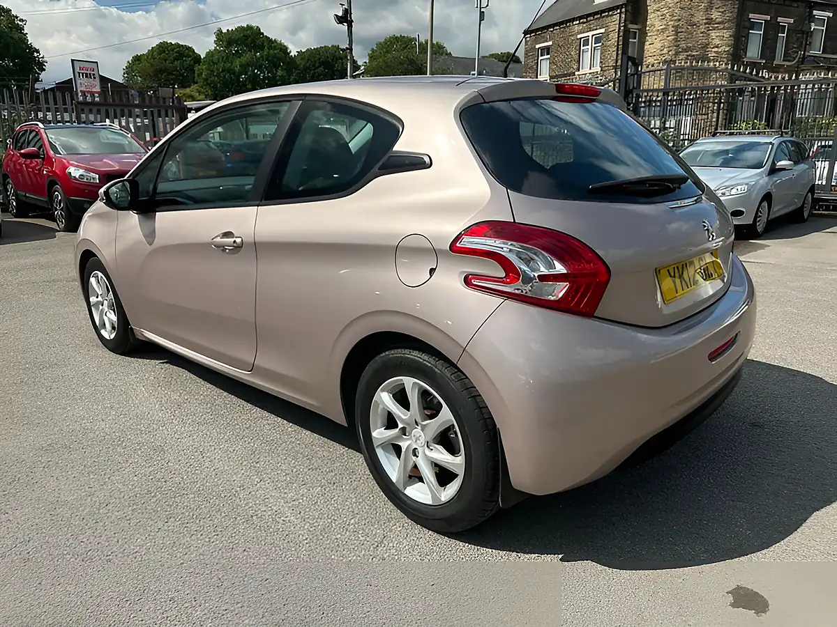 Used 2012 Peugeot 208 Active - Interior and Exterior details 8