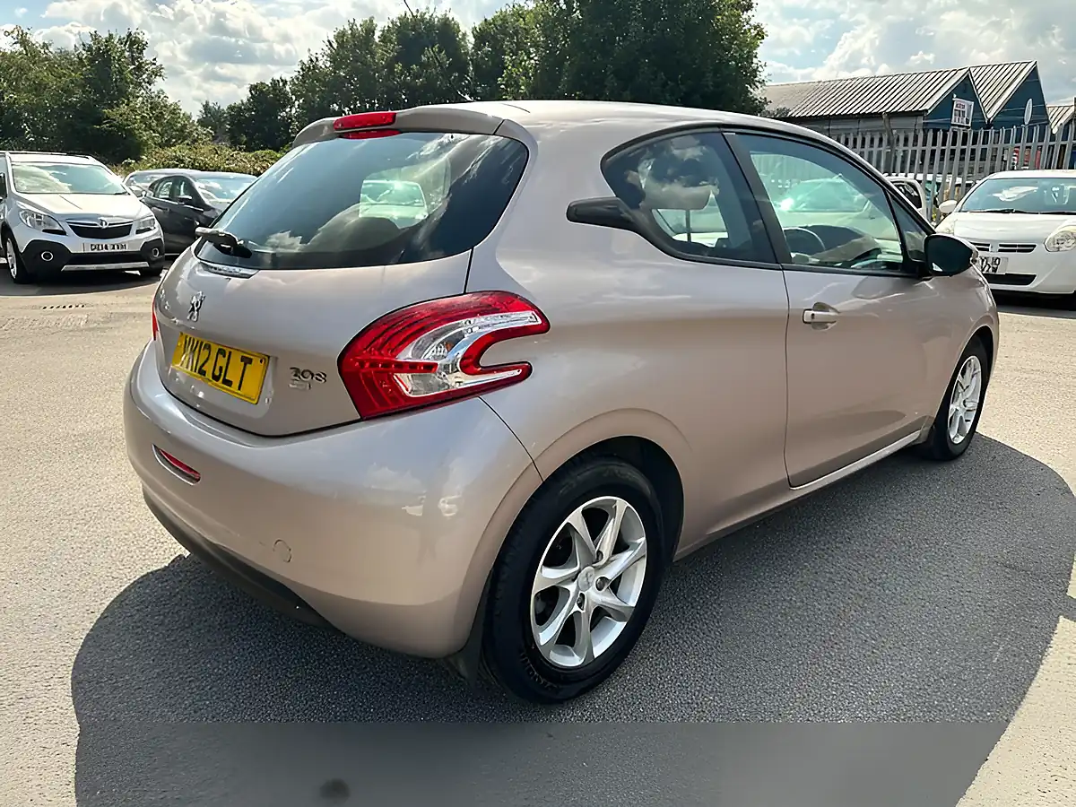 Used 2012 Peugeot 208 Active - Interior and Exterior details 9