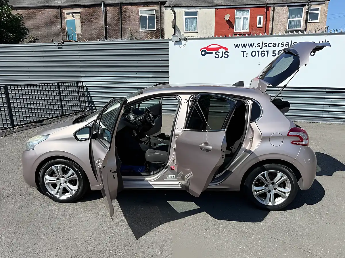Used 2012 Peugeot 208 Allure Pink - Interior and Exterior details 11