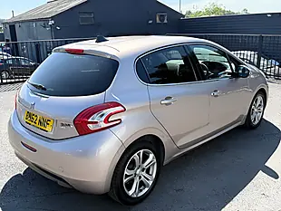 Used 2012 Peugeot 208 Allure Pink - Interior and Exterior details 5