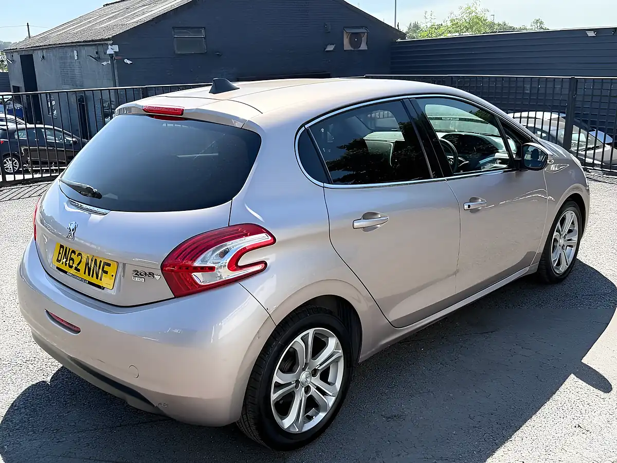 Used 2012 Peugeot 208 Allure Pink - Interior and Exterior details 5