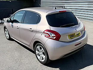 Used 2012 Peugeot 208 Allure Pink - Interior and Exterior details 7