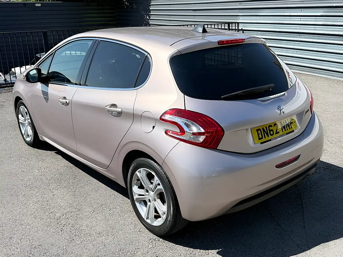 Used 2012 Peugeot 208 Allure Pink - Interior and Exterior details 7