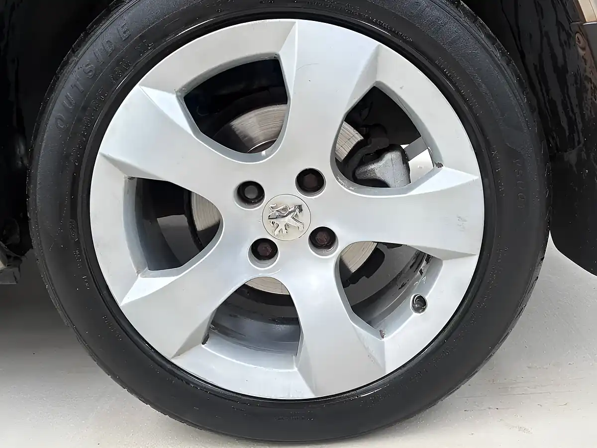 Used 2012 Peugeot 3008 Active Grey - Interior and Exterior details 18