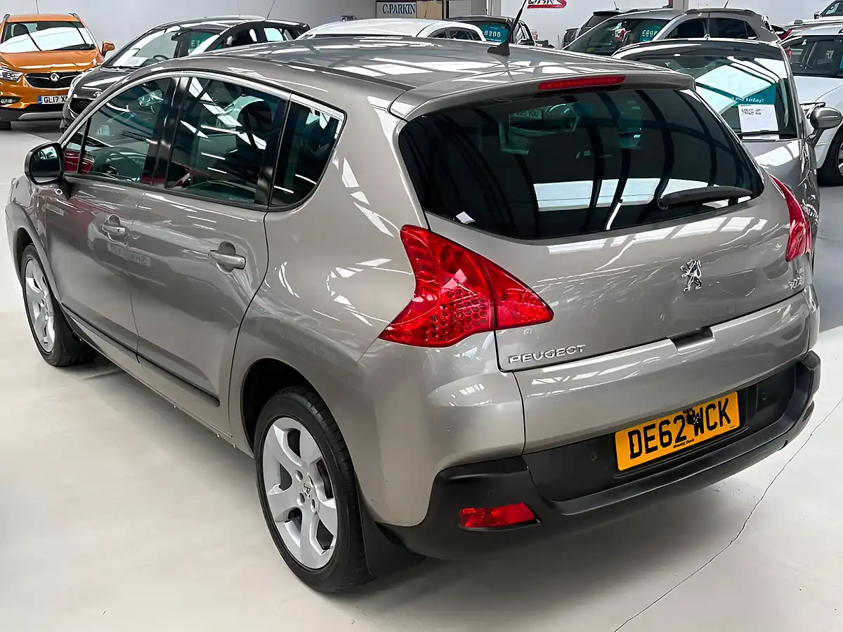 Used 2012 Peugeot 3008 Active Grey - Interior and Exterior details 4