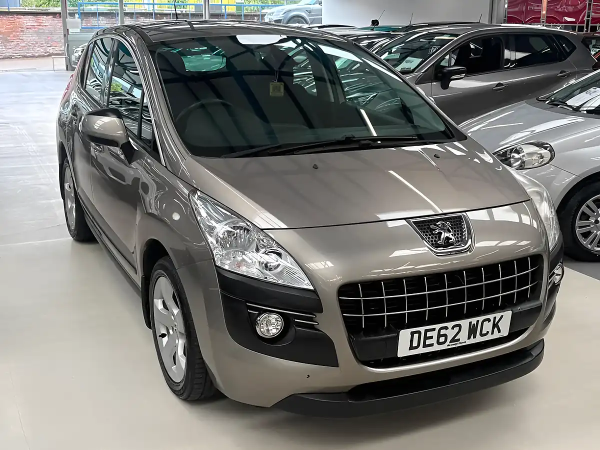 Used 2012 Peugeot 3008 Active Grey - Interior and Exterior details 5