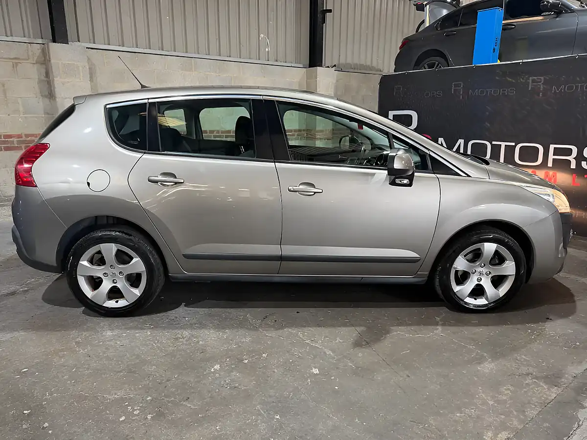 Used 2012 Peugeot 3008 Active Grey - Interior and Exterior details 2